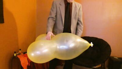 Perverted amateur grandpa playas with a balloon in his solo performance