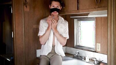 Amateur bloke is playing with a pecker in this solo video