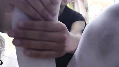 Amateur twink flashes his feet and plays woth a cock