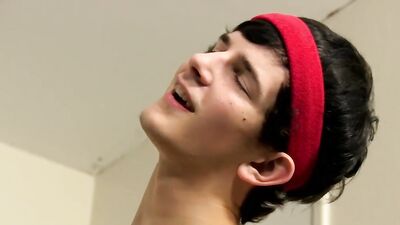 Two cute twinks are enjoying in each other's hard schlong