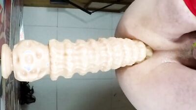 Close-up video of a fellow getting his hole destroyed