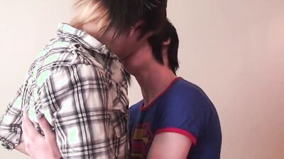 Emo chap sucks mate's cock and wraps his hole around it