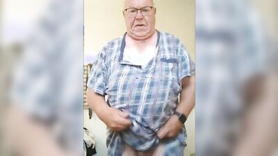 Perverted stepdad is posing naked in this raw homemade compilation