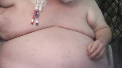 Amateur fat chap is enjoying in his performance in front of the cam