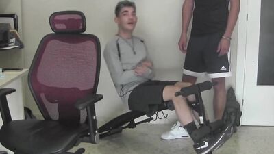 Amateur chap gets his tight ass nailed from behind with a cock