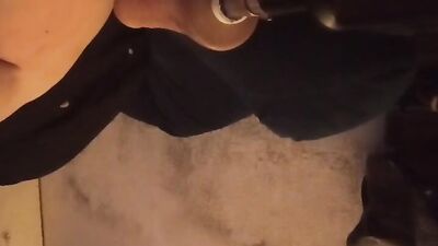 Close-up chap gets his hole drilled with a mechanical dildo