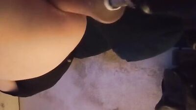 Close-up chap gets his hole drilled with a mechanical dildo