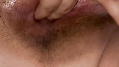 Lad drills his ass with dildo in this close-up video