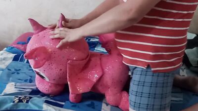 Naughty amateur chap is rubbing his pecker on a cute pinky dinosaur