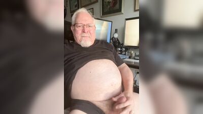 Perverted amateur stepdad is jerking off in front of the cam