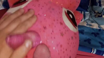 Pervertes stepdad is rubbing a cock on a pinky dragon toy