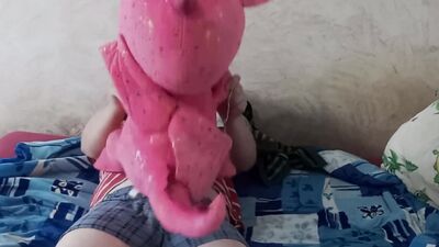 Perverted gay chap is rubbing his pecker on a Shark Eryk