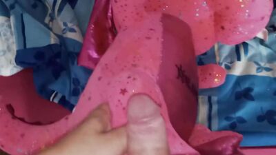 Horny fellow gets his cock rubbed on a Shark Eryk
