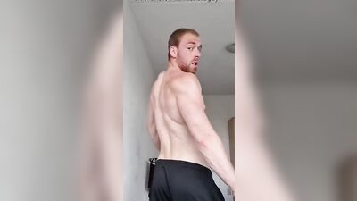 Amateur bearded bloke is jerking off in front of the phone