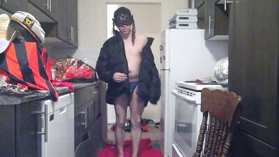 Perverted amateur bloke is playing with a cock in the kitchen