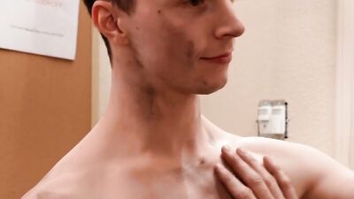 Johnny Ford and his buddy are fucking hard in the office