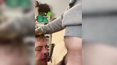 Close-up video of amateur fellow giving his bud a nice bj