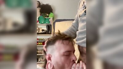 Close-up video of amateur fellow giving his bud a nice bj