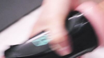 Andy Loran shoves dick into gummy puss in this close-up video