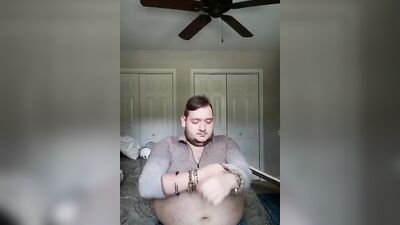 Amateur chubby dude is having fun in front of the cam