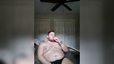 Amateur chubby dude is having fun in front of the cam