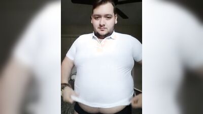Amateur chubby dude is having fun in front of the cam