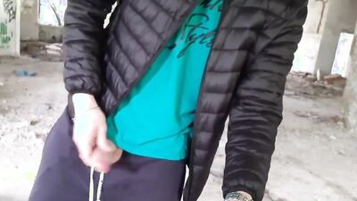 Amateur Russian bloke is jerking his wood out in the open
