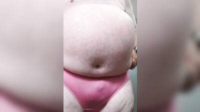 Amateur bloke is shaving his genitals in this hot homemade solo performance