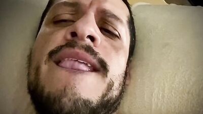 Amateur della ia stroking his willy in front of the phone