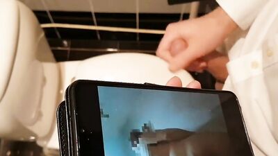 Amateur chap films himself while jerking off in the toilet