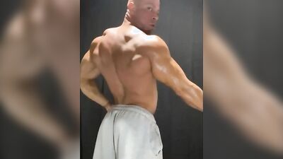 Beefed fellow Sean Costin is posing naked in front of the camera
