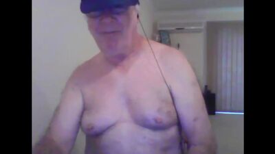 Amateur grandpa is jerking his pecker in his home made solo video