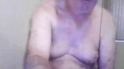 Amateur grandpa is jerking his pecker in his home made solo video