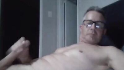 Straights fella is playing with his dick in front of the camera