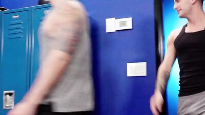 Dakota Payne is shoving a cock into Trevor Brooks's tight tole