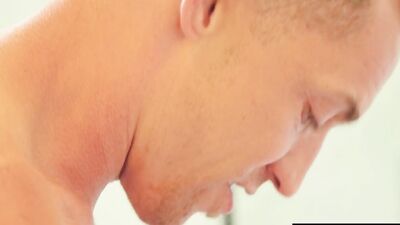 Beefed dude gets shagged hard from behind by his buddy