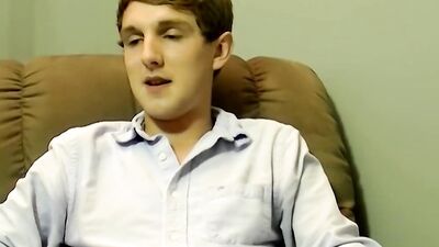 Horny Joe is sucking cute twink's prick in this homemade video