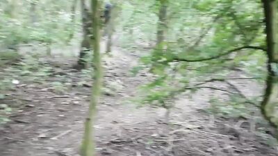 Cock hungry fellow is sucking stranger's prick on a remote path