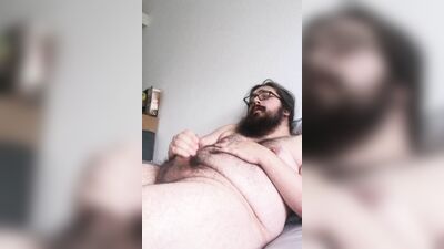 Amateur bear is stretching his willy in front of the cam