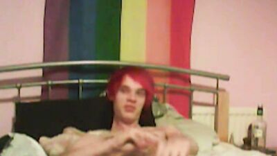 Redheaded chap is stroking his prick in front of the cam