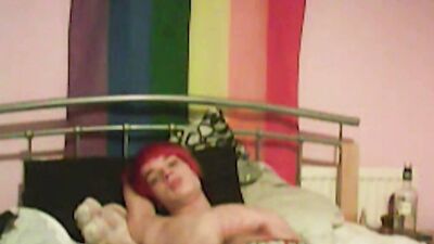 Redheaded chap is stroking his prick in front of the cam