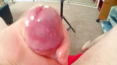 Bearded daddy ia filming himself while steoking his hard pecker