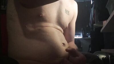 Amateur gay chap is filing himself while stroking his pecker
