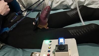 Perverted chap pumps his dick in front of the cam