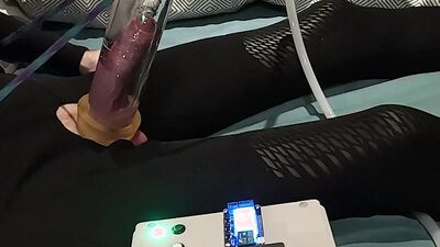 Perverted chap pumps his dick in front of the cam