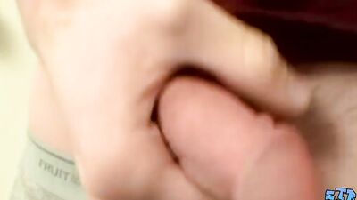 Straight thug Sean Johansen masturbates and cums solo