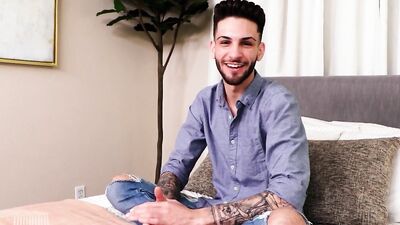 Cute blokes are playing with cocks in front of the cam
