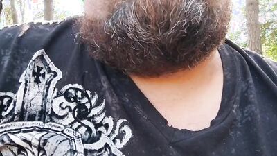 Amateur Spanish bloke is talking in camera for his fans