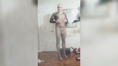 Amateur sissy is having some fun in front of the camera