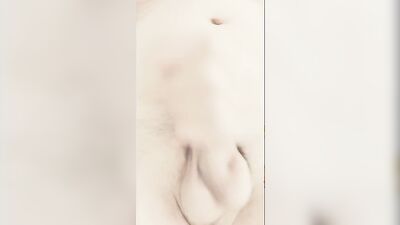Horny dude plays with his pecker in this close-up video